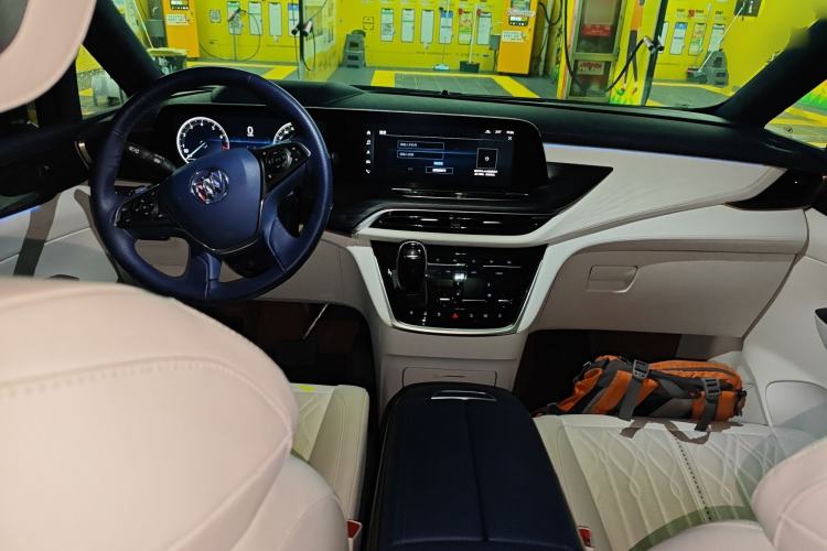 Used Buick GL8 2020 Avenir Avia Four-Seat Luxury Edition Center Console