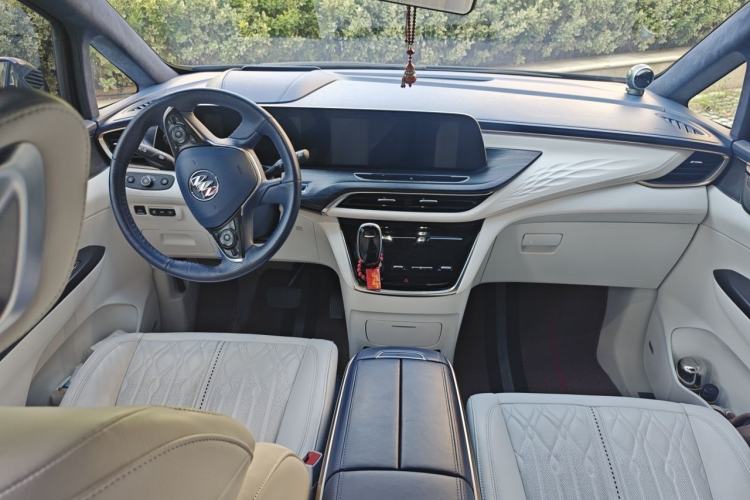 Used Buick GL8 2020 Avenir Avia Four-Seat Luxury Edition Center Console