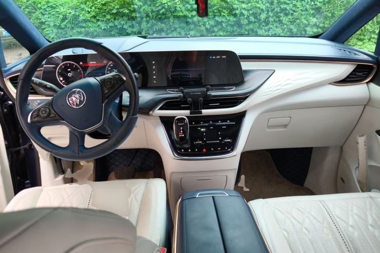 Used Buick GL8 2020 Avenir Avia Four-Seat Luxury Edition Center Console