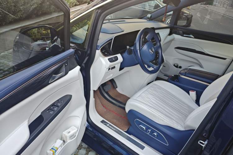 Used Buick GL8 2020 Avenir Avia Four-Seat Luxury Edition Driver Seat