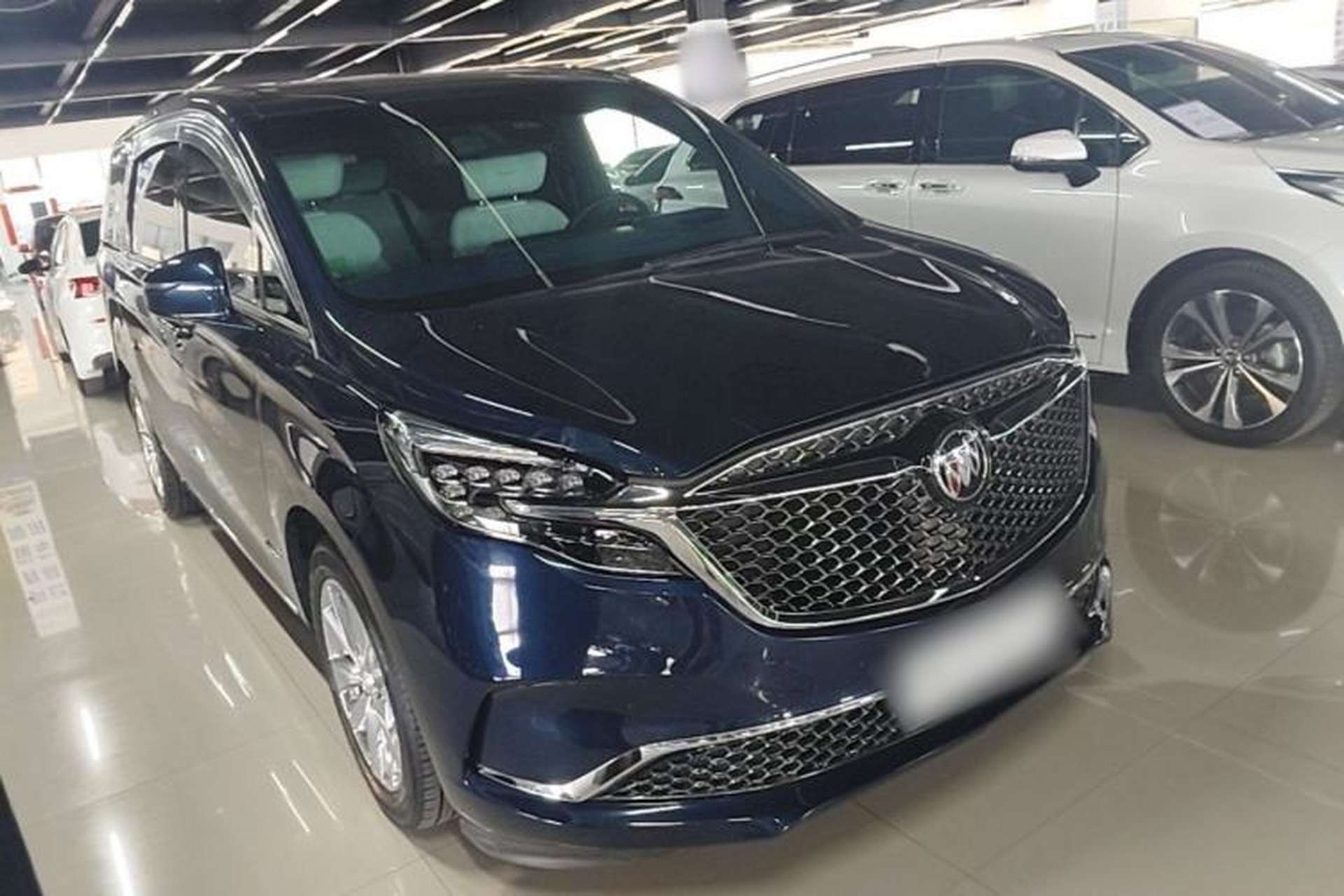 Used Buick GL8 2020 Avenir Avia Four-Seat Luxury Edition Front Right 45 Deg