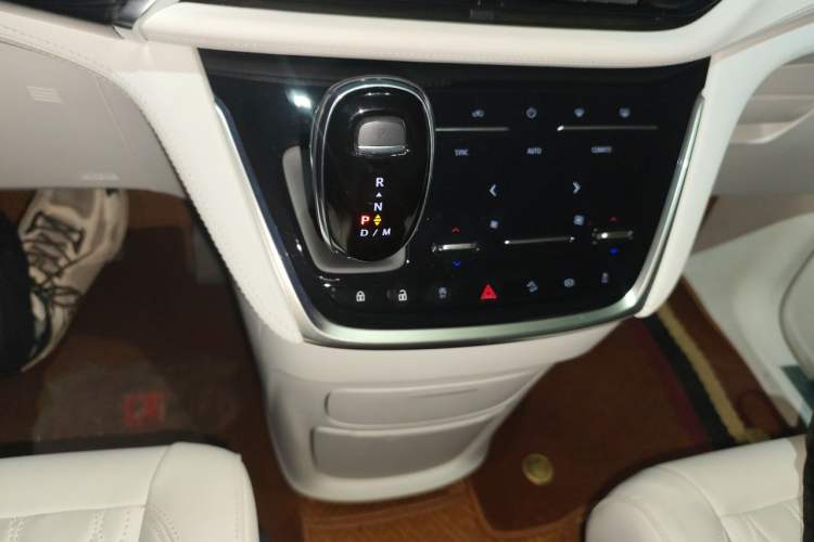 Used Buick GL8 2020 Avenir Avia Four-Seat Luxury Edition Gear Lever
