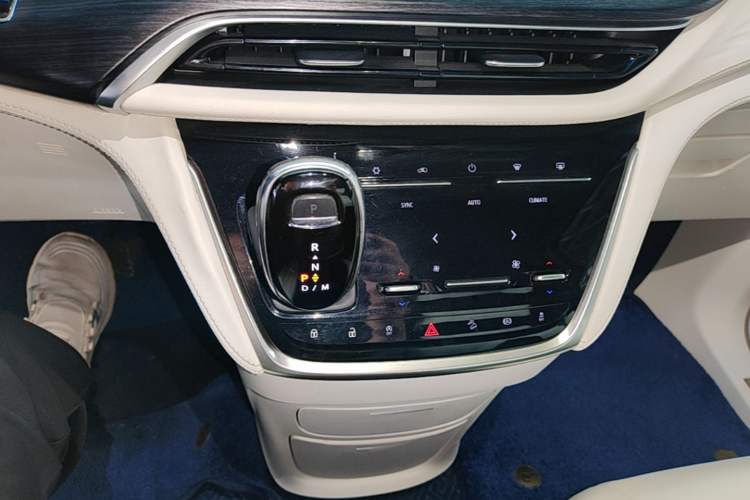 Used Buick GL8 2020 Avenir Avia Four-Seat Luxury Edition Gear Lever