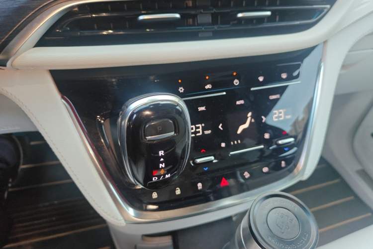 Used Buick GL8 2020 Avenir Avia Four-Seat Luxury Edition Gear Lever