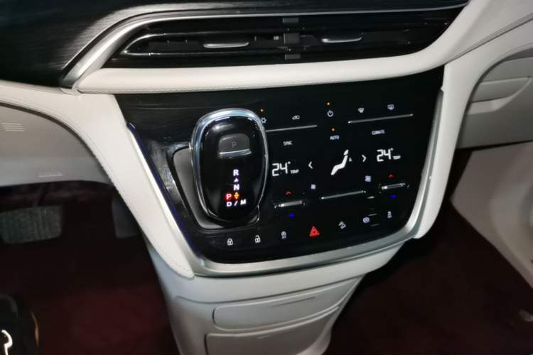 Used Buick GL8 2020 Avenir Avia Four-Seat Luxury Edition Gear Lever
