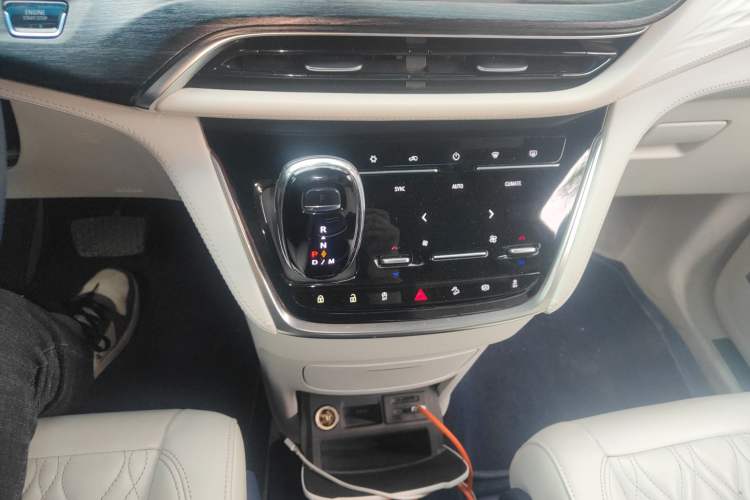Used Buick GL8 2020 Avenir Avia Four-Seat Luxury Edition Gear Lever