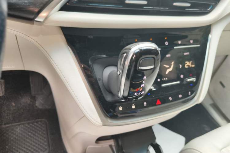 Used Buick GL8 2020 Avenir Avia Four-Seat Luxury Edition Gear Lever