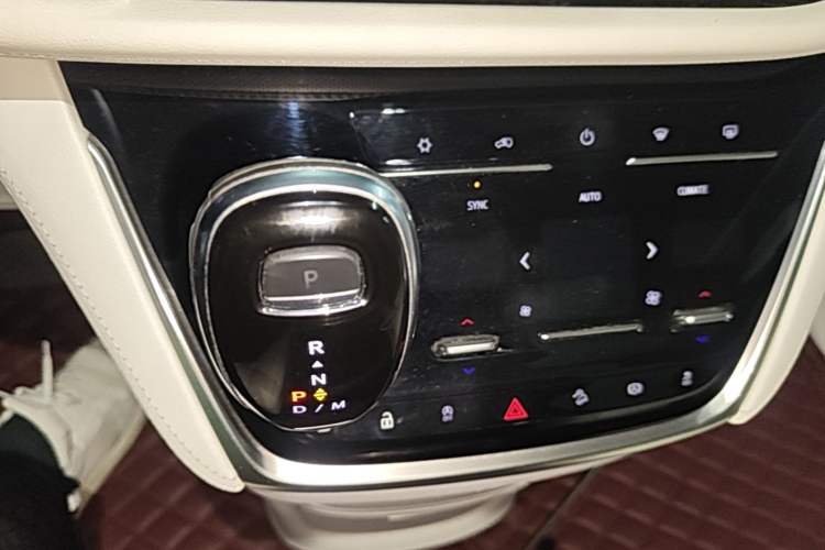Used Buick GL8 2020 Avenir Avia Four-Seat Luxury Edition Gear Lever