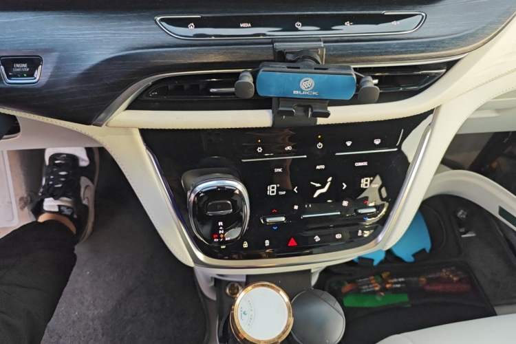 Used Buick GL8 2020 Avenir Avia Four-Seat Luxury Edition Gear Lever