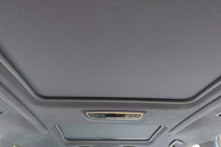 Used Buick GL8 2020 Avenir Avia Four-Seat Luxury Edition Headliner