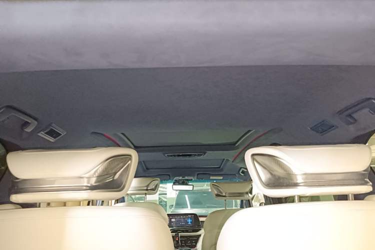 Used Buick GL8 2020 Avenir Avia Four-Seat Luxury Edition Headliner