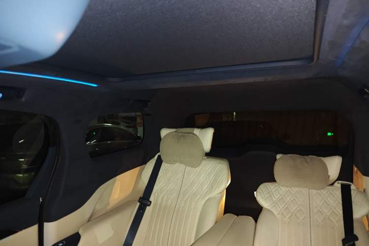 Used Buick GL8 2020 Avenir Avia Four-Seat Luxury Edition Headliner