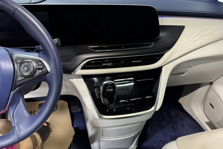 Used Buick GL8 2020 Avenir Avia Four-Seat Luxury Edition Interior 3