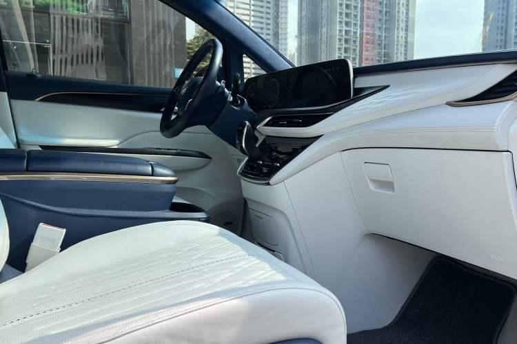 Used Buick GL8 2020 Avenir Avia Four-Seat Luxury Edition Interior 3