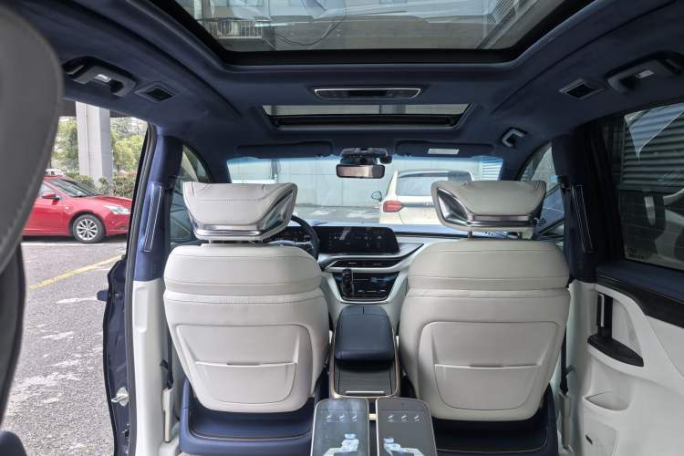 Used Buick GL8 2020 Avenir Avia Four-Seat Luxury Edition Interior 5