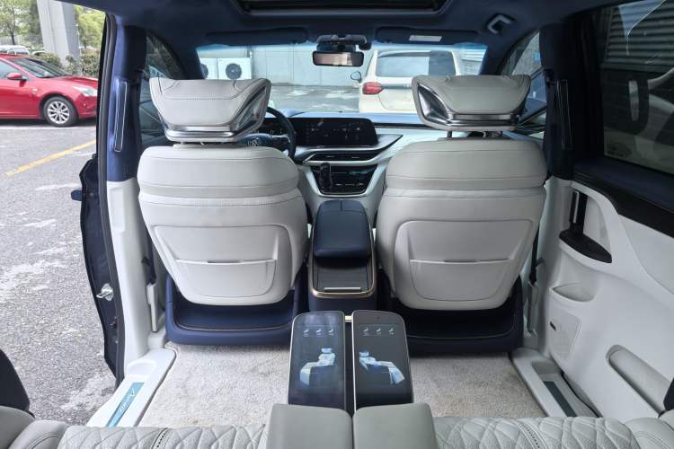 Used Buick GL8 2020 Avenir Avia Four-Seat Luxury Edition Interior 6
