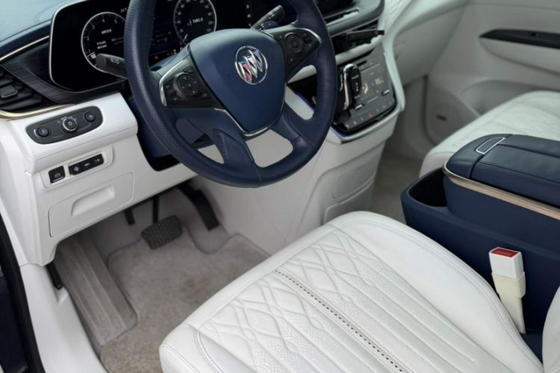 Used Buick GL8 2020 Avenir Avia Four-Seat Luxury Edition Interior 7