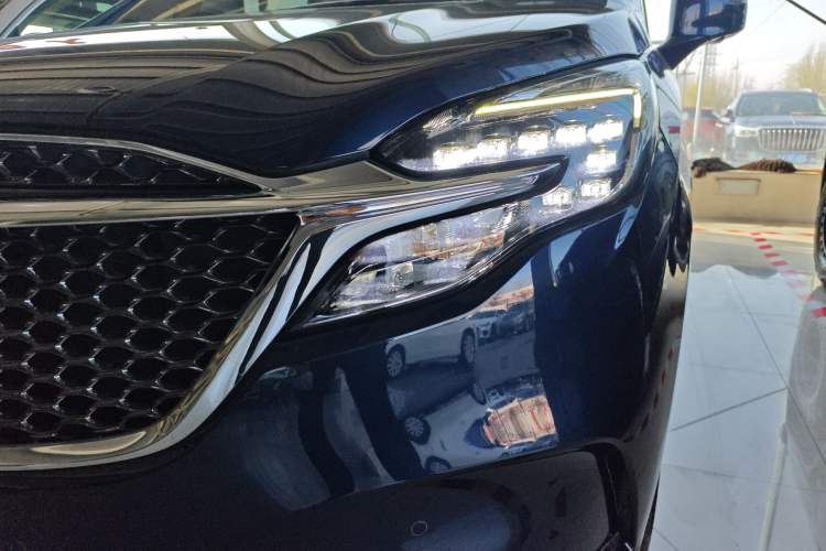 Used Buick GL8 2020 Avenir Avia Four-Seat Luxury Edition Left Front Headlight