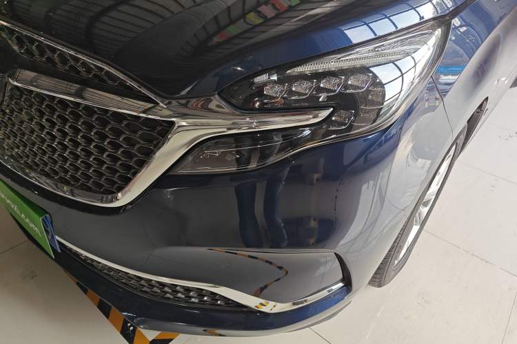 Used Buick GL8 2020 Avenir Avia Four-Seat Luxury Edition Left Front Headlight