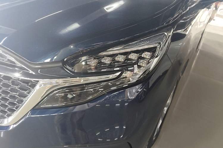 Used Buick GL8 2020 Avenir Avia Four-Seat Luxury Edition Left Front Headlight