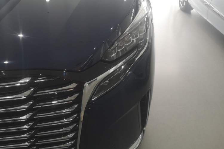 Used Buick GL8 2020 Avenir Avia Four-Seat Luxury Edition Left Front Headlight