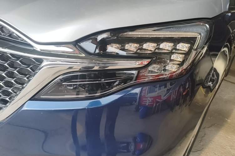 Used Buick GL8 2020 Avenir Avia Four-Seat Luxury Edition Left Front Headlight