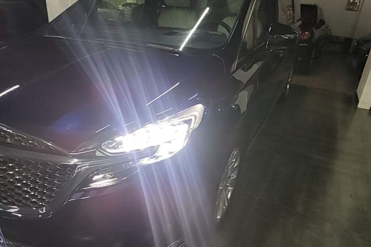 Used Buick GL8 2020 Avenir Avia Four-Seat Luxury Edition Left Front Headlight