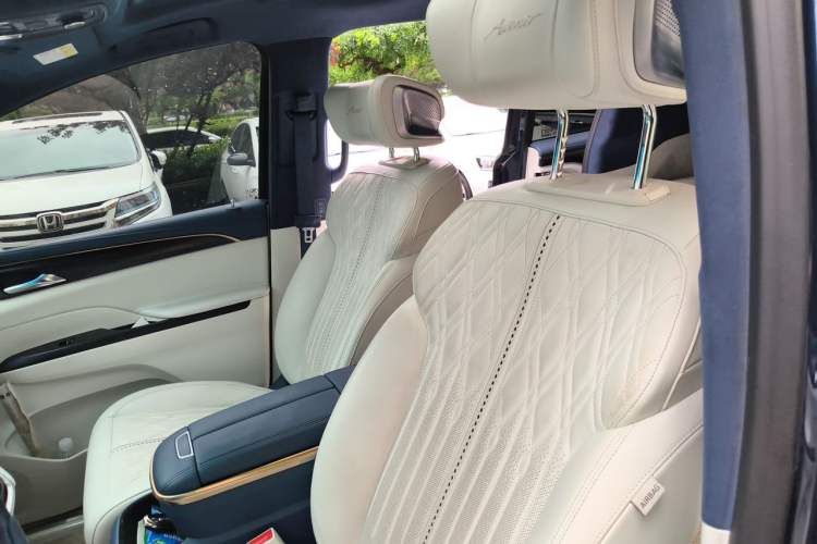 Used Buick GL8 2020 Avenir Avia Four-Seat Luxury Edition Left Front Seat