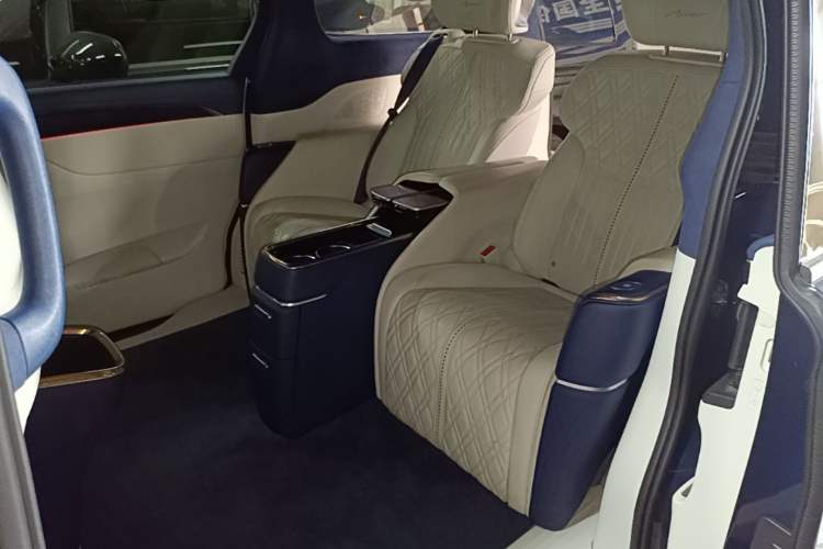 Used Buick GL8 2020 Avenir Avia Four-Seat Luxury Edition Left Rear Seat
