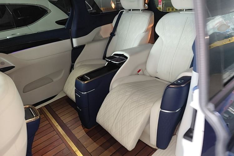 Used Buick GL8 2020 Avenir Avia Four-Seat Luxury Edition Left Rear Seat
