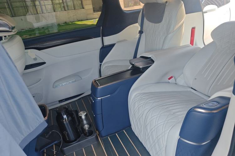 Used Buick GL8 2020 Avenir Avia Four-Seat Luxury Edition Left Rear Seat