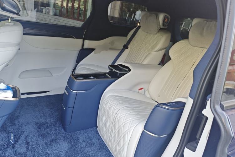 Used Buick GL8 2020 Avenir Avia Four-Seat Luxury Edition Left Rear Seat
