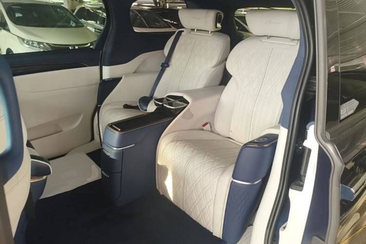 Used Buick GL8 2020 Avenir Avia Four-Seat Luxury Edition Left Rear Seat