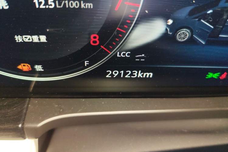 Used Buick GL8 2020 Avenir Avia Four-Seat Luxury Edition Odometer Close Up