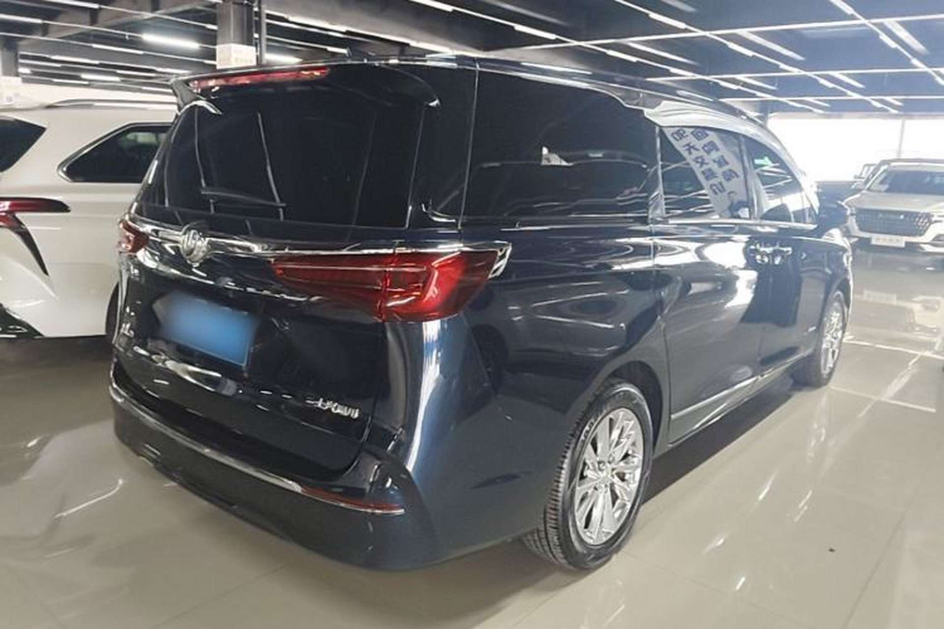 Used Buick GL8 2020 Avenir Avia Four-Seat Luxury Edition Rear Right 45 Deg