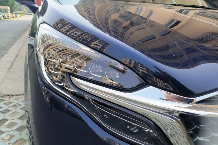 Used Buick GL8 2020 Avenir Avia Four-Seat Luxury Edition Right Front Headlight