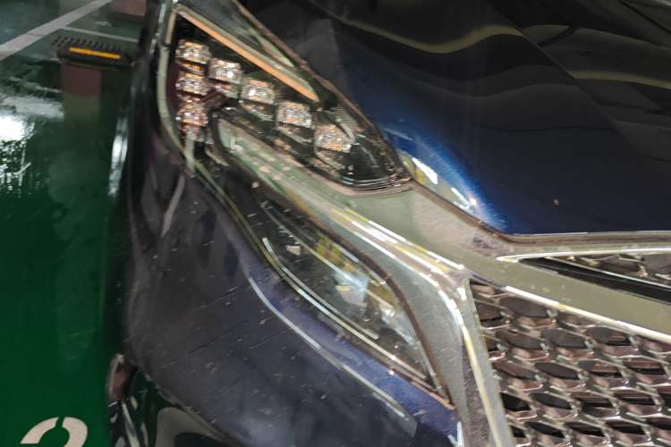 Used Buick GL8 2020 Avenir Avia Four-Seat Luxury Edition Right Front Headlight