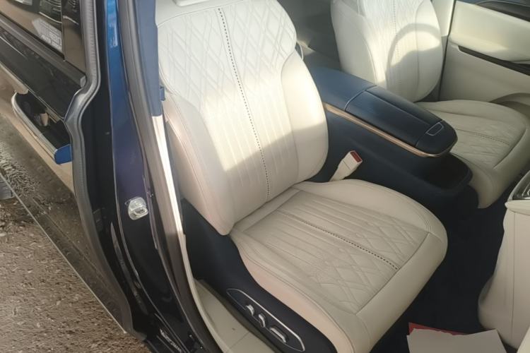 Used Buick GL8 2020 Avenir Avia Four-Seat Luxury Edition Right Front Seat