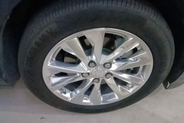 Used Buick GL8 2020 Avenir Avia Four-Seat Luxury Edition Right Front Wheel Hub