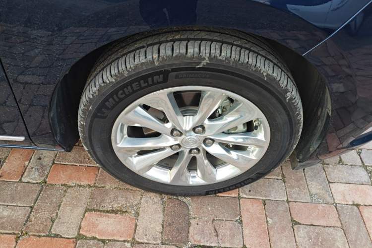 Used Buick GL8 2020 Avenir Avia Four-Seat Luxury Edition Right Front Wheel Hub