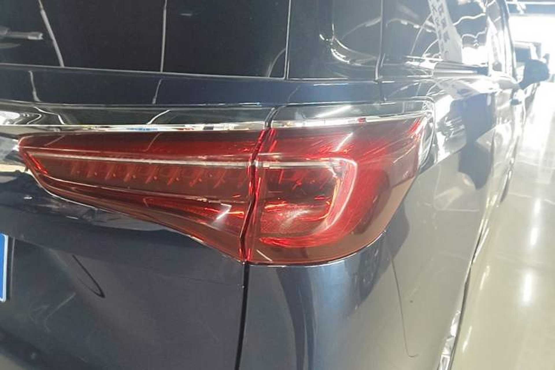 Used Buick GL8 2020 Avenir Avia Four-Seat Luxury Edition Right Rear Taillight