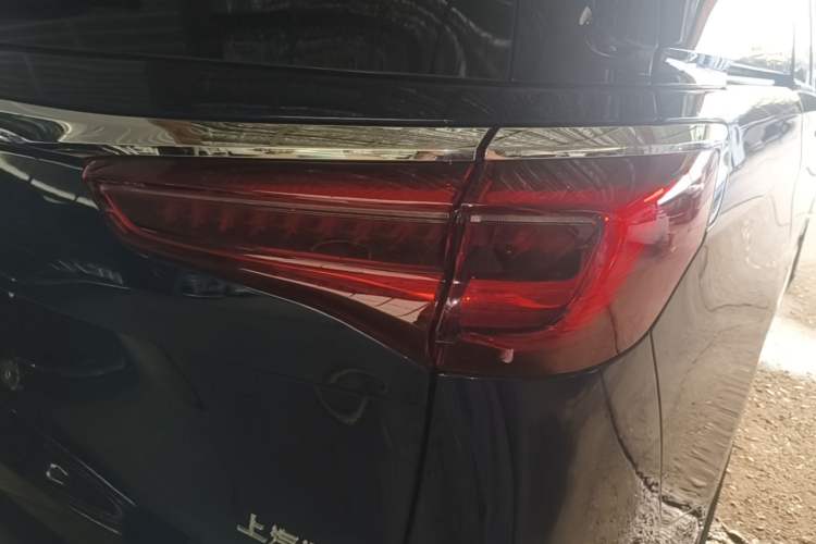 Used Buick GL8 2020 Avenir Avia Four-Seat Luxury Edition Right Rear Taillight