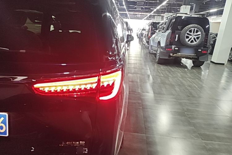 Used Buick GL8 2020 Avenir Avia Four-Seat Luxury Edition Right Rear Taillight