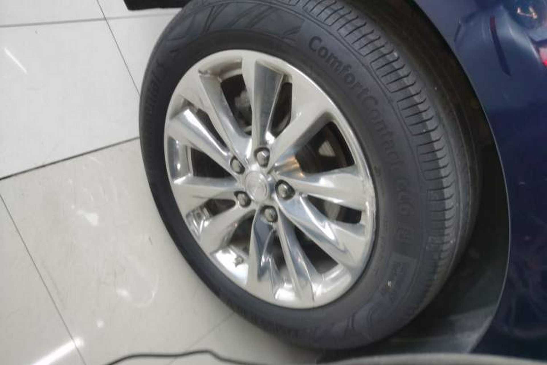 Used Buick GL8 2020 Avenir Avia Four-Seat Luxury Edition Right Rear Wheel Hub