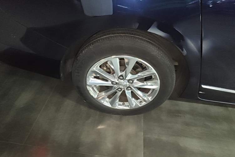 Used Buick GL8 2020 Avenir Avia Four-Seat Luxury Edition Right Rear Wheel Hub