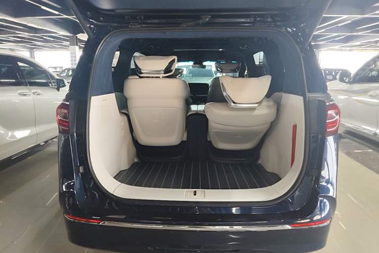 Used Buick GL8 2020 Avenir Avia Four-Seat Luxury Edition Trunk