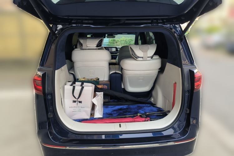 Used Buick GL8 2020 Avenir Avia Four-Seat Luxury Edition Trunk