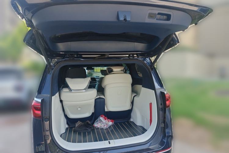 Used Buick GL8 2020 Avenir Avia Four-Seat Luxury Edition Trunk