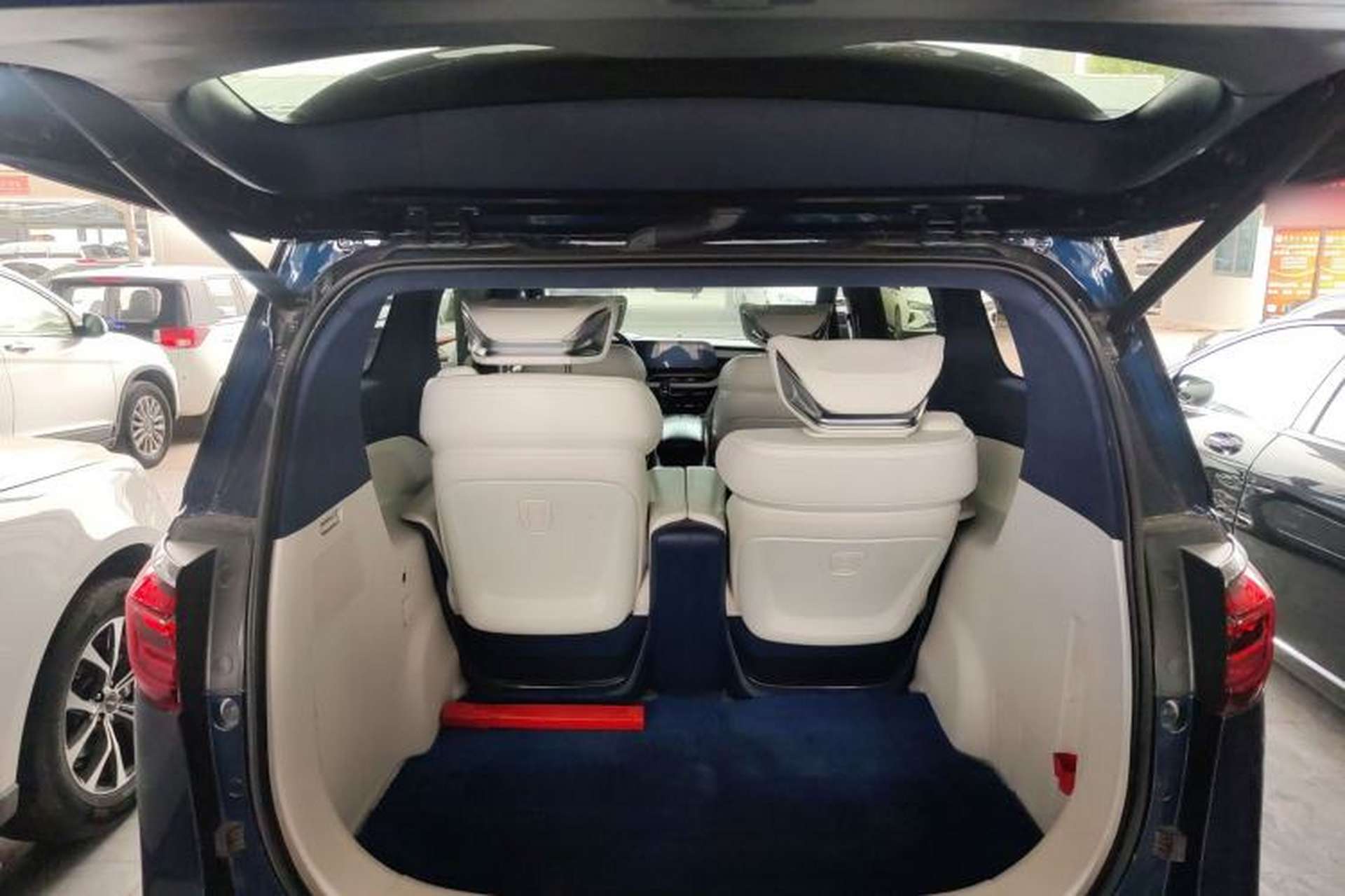 Used Buick GL8 2020 Avenir Avia Four-Seat Luxury Edition Trunk
