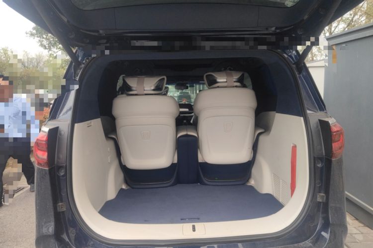 Used Buick GL8 2020 Avenir Avia Four-Seat Luxury Edition Trunk